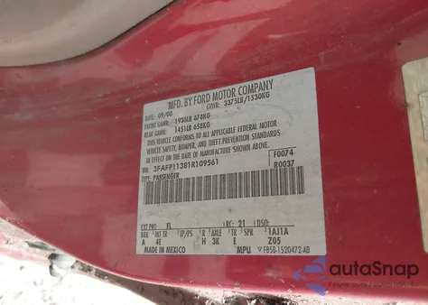 2001 Ford Escort Zx2 z USA, uszkodzony, nr VIN 3FAFP11381R109561